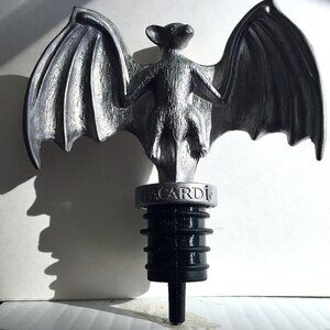 NEW COLLECTIBLE BACARDI/Stop Winged BAT Stainless Bottle Pour/Stopper